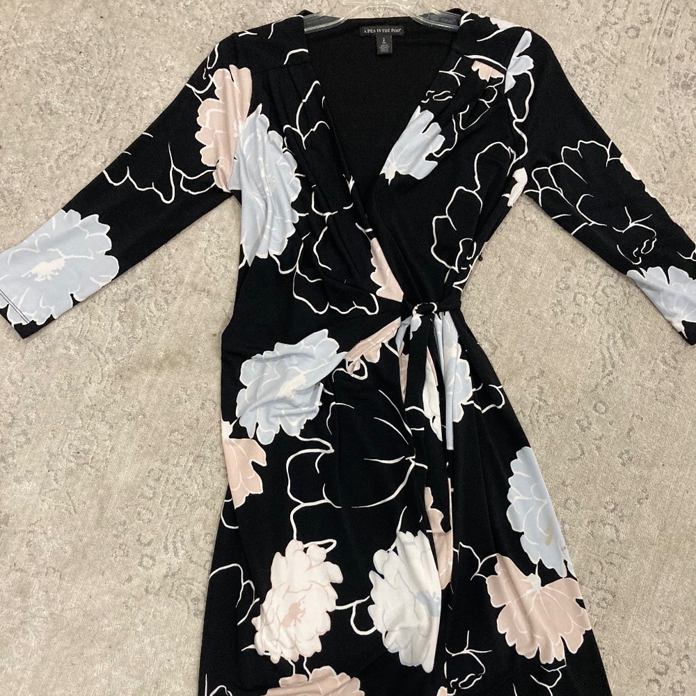Pea in a Pod MATERNITY wrap dress
